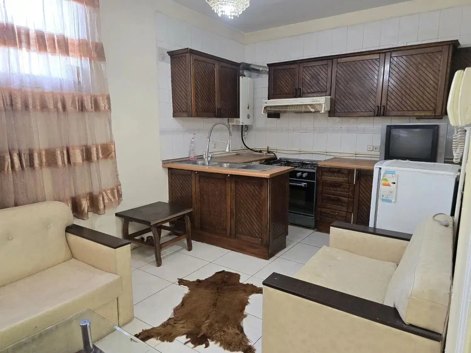 سوئیت نقلی فول روبروی میدان سنایی|اجارهٔ آپارتمان|تهران, سنائی|دیوار