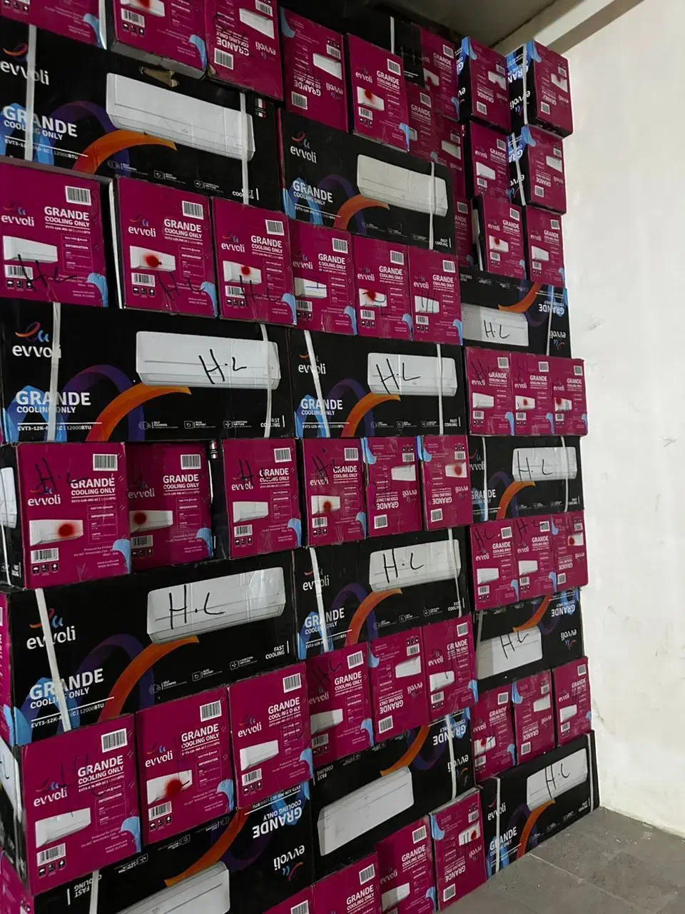 ۱۲هزار تعداد و تک|کولر گازی و فنکوئل|صدرا-فارس, فاز ۱|دیوار