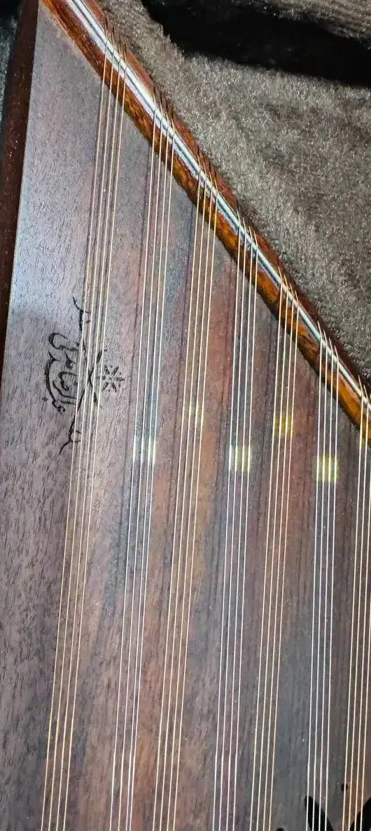 سنتور|سازهای سنتی|قزوین, |دیوار