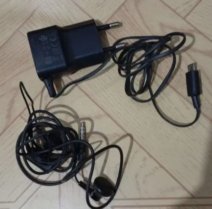 نوکیا 110|موبایل|باغستان, |دیوار