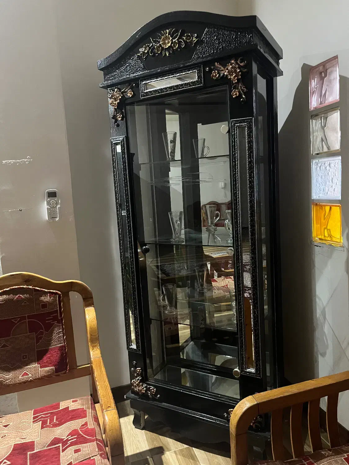 ویترین به علت جابجایی|بوفه، ویترین، کنسول|کلاچای, |دیوار