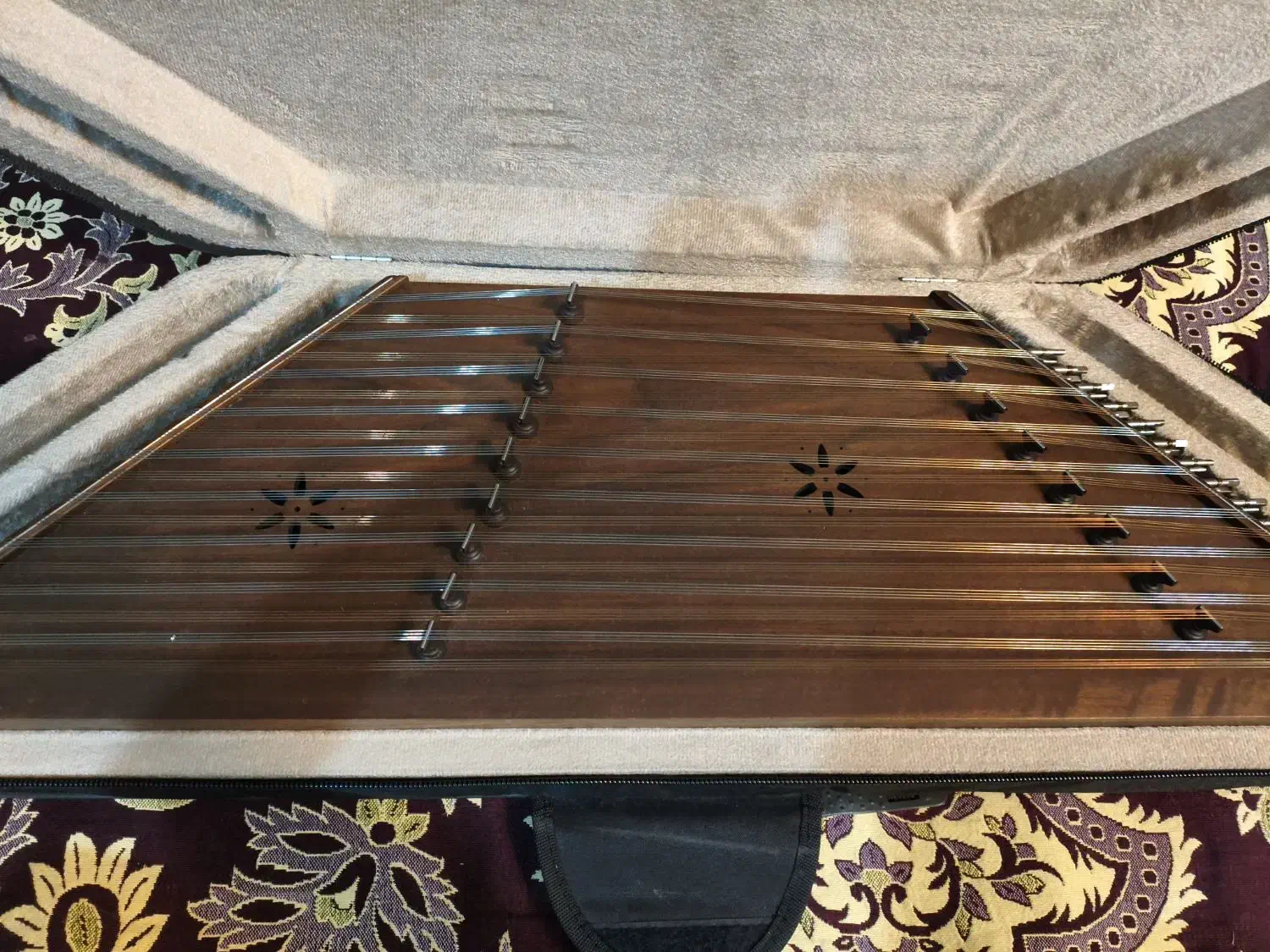 سنتور حمید موسوی|سازهای سنتی|اراک, |دیوار