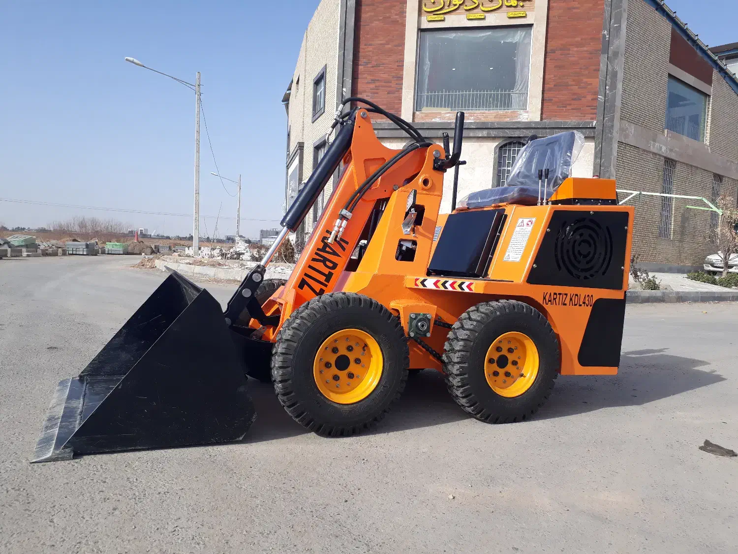 مینی لودر کارتیز|خودرو سنگین|مشهد, شهرک صنعتی مشهد|دیوار