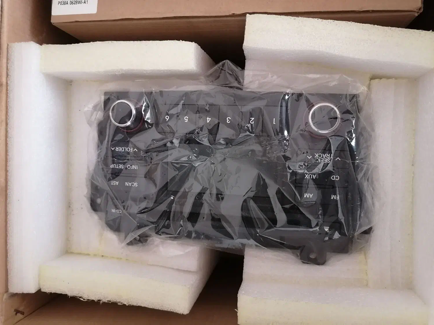 ضبط خودرو سراتو داخل جعبه|قطعات یدکی و لوازم جانبی|خمینی‌شهر, |دیوار