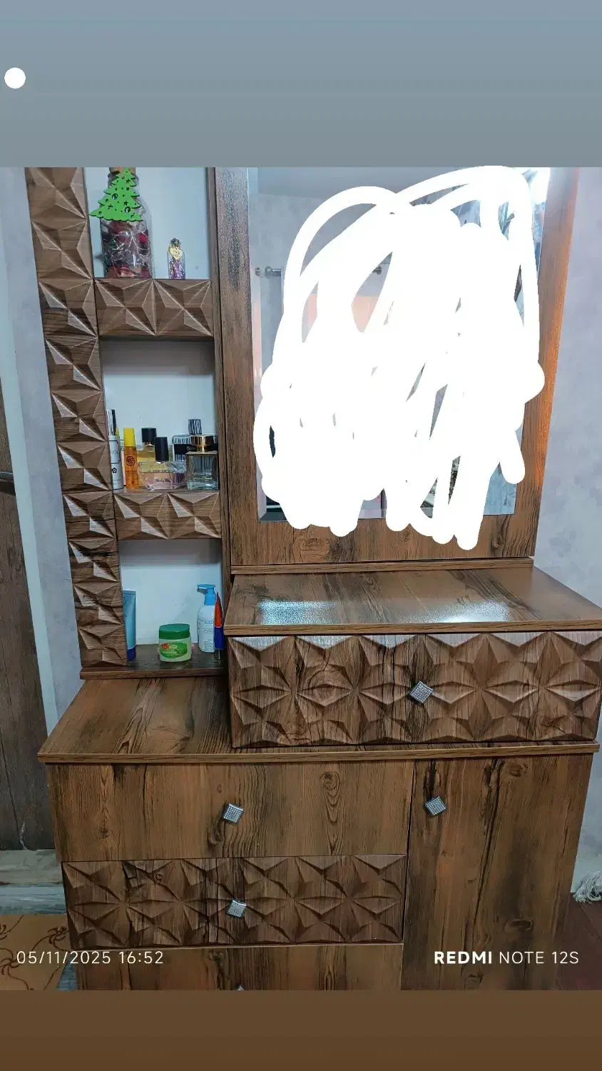 میز آرایش همراه با آینه کمدی|مبلمان خانگی و میز عسلی|اسلام‌شهر, شهرک مصطفی خمینی|دیوار