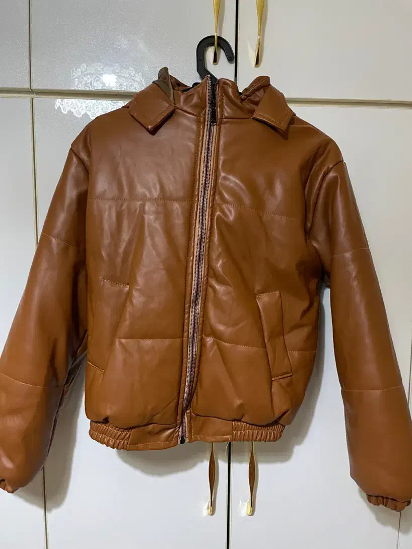 کاپشن و پوتین چرم|لباس|فردیس, شهرک سپاه|دیوار