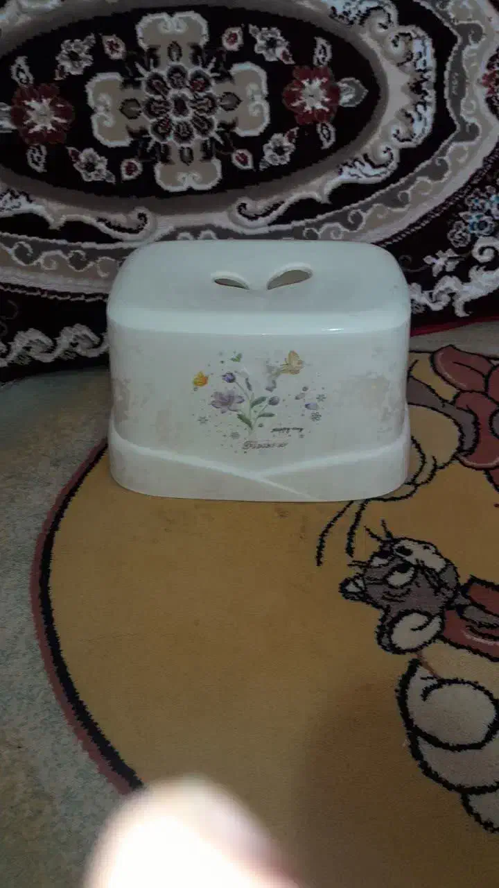 سطل زباله و سطل بزرگ چهار پایه پادری|ظروف نگهدارنده، پلاستیکی، یک‌بارمصرف|بومهن, |دیوار