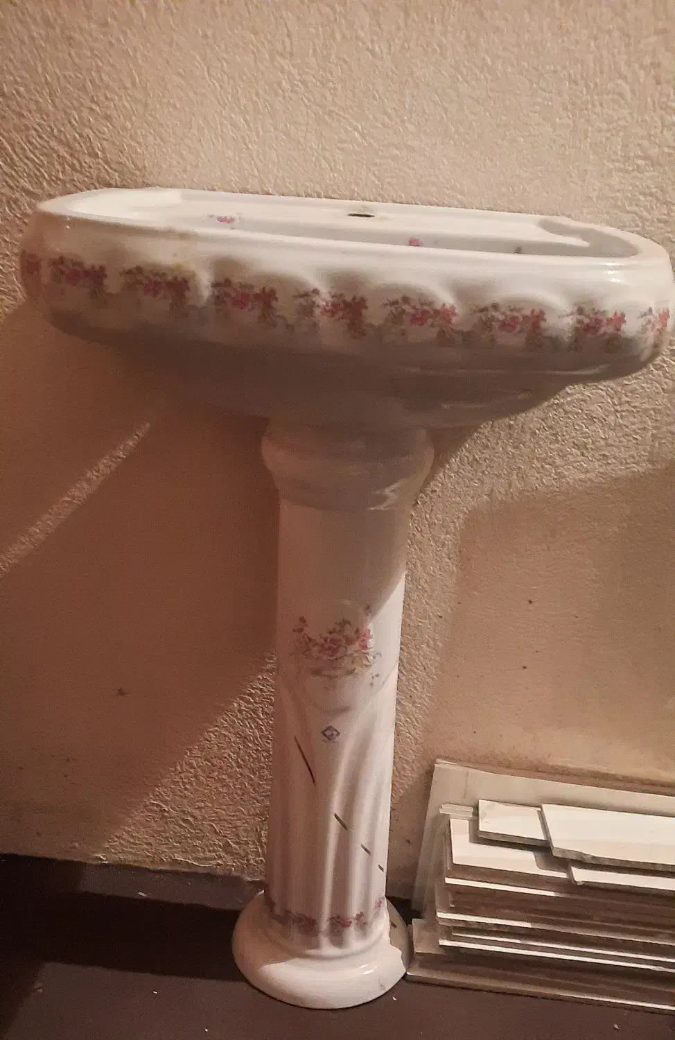 روشویی و پایه|لوازم سرویس بهداشتی|سنندج, |دیوار