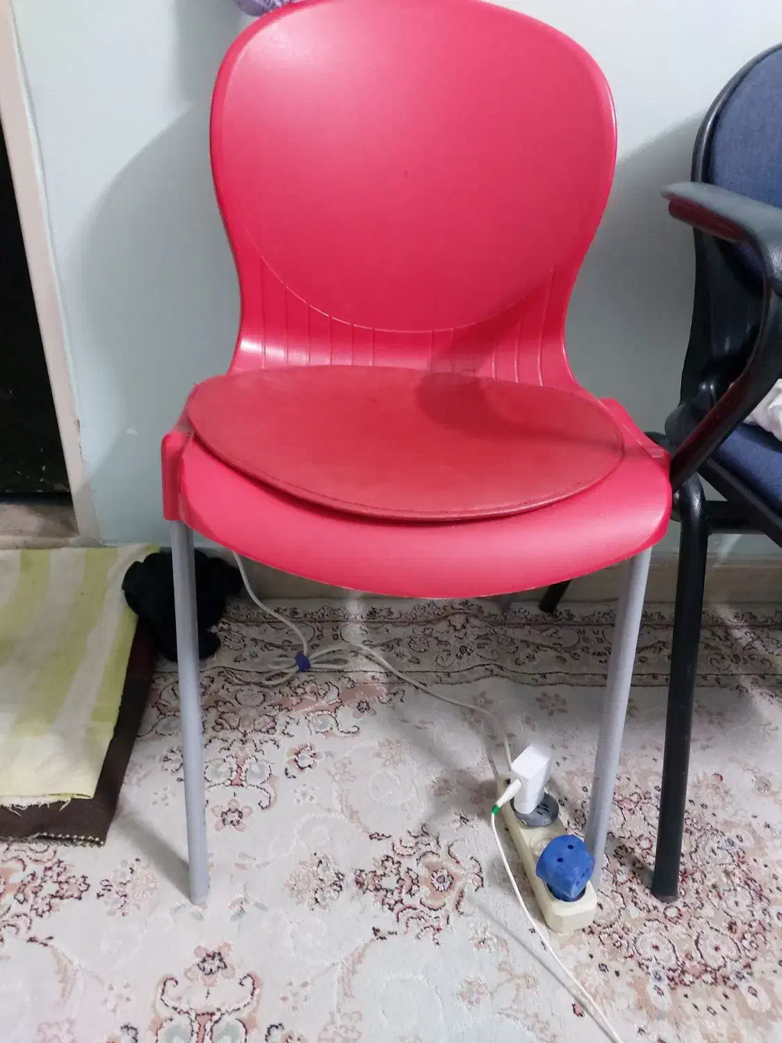 صندلی|صندلی و نیمکت|اسلام‌شهر, شهرک مفیدی|دیوار