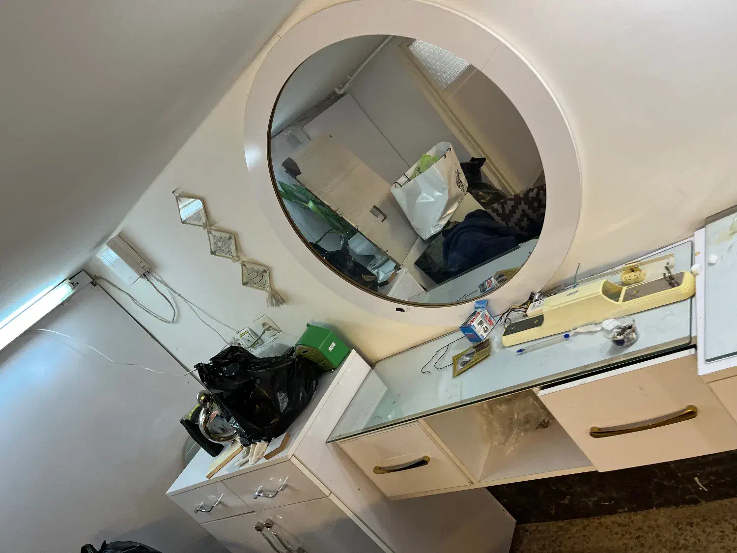 لوازم اریشگاه|آرایشگاه و سالن‌های زیبایی|تبریز, |دیوار