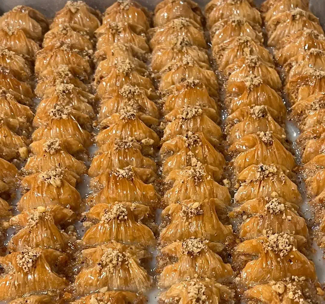 استخدام درکارگاه باقلوا|استخدام خدمات فروشگاه و رستوران|تبریز, |دیوار