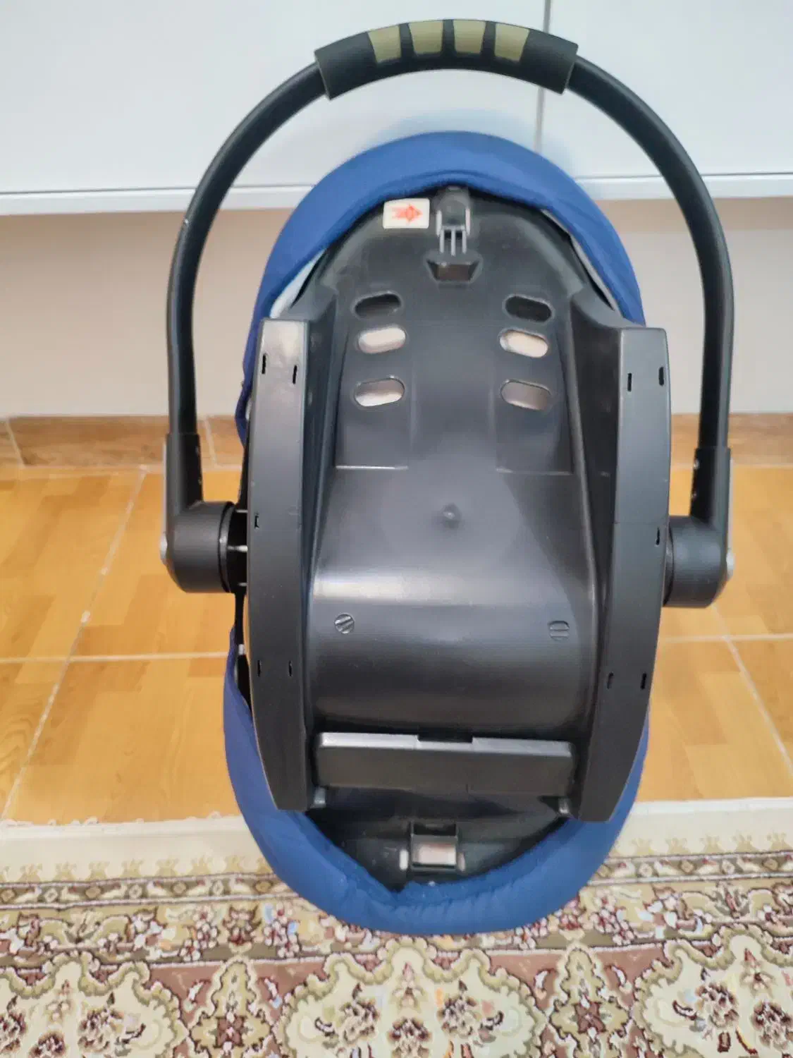 کریر کودک کاملا سالم |کالسکه و لوازم جانبی|رشت, هلال احمر|دیوار