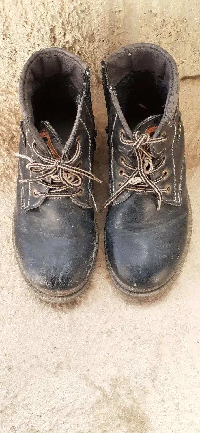 پوتین سایز۳۴|کفش و لباس بچه|اسدآباد, |دیوار