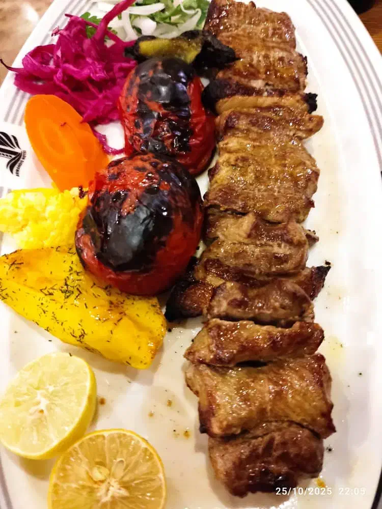 نیازمند خانم آشپز|استخدام خدمات فروشگاه و رستوران|قمصر, |دیوار