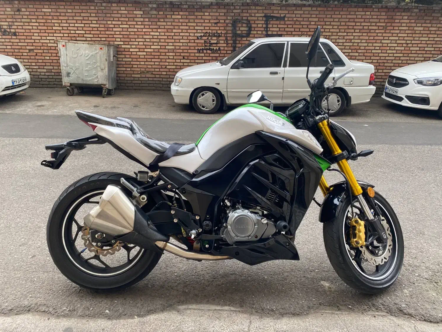 فوش موتورz1000|موتورسیکلت|رشت, تازه آباد|دیوار