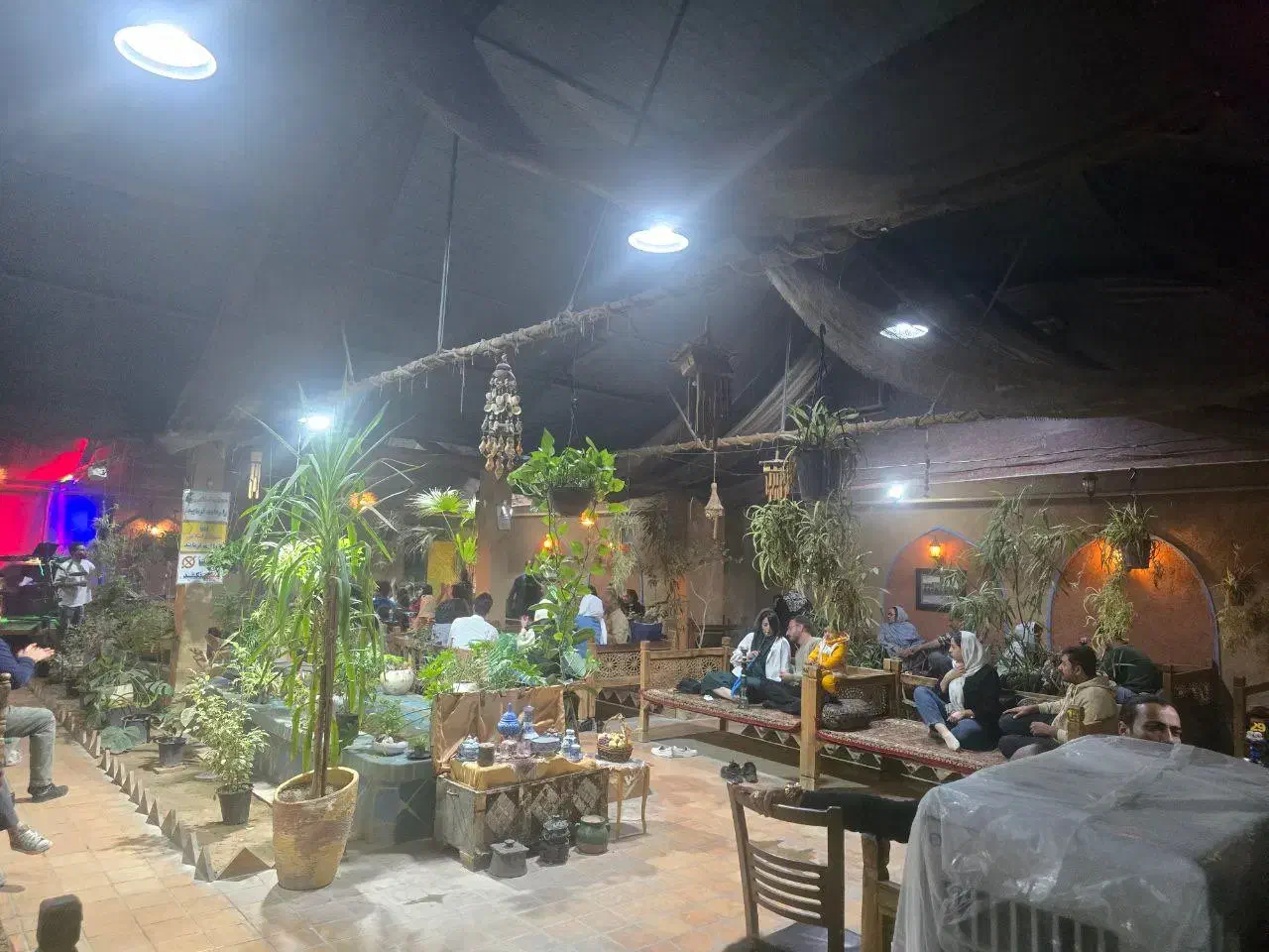 واگذاری باغ رستوران سنتی فعال در محدوده کوه آتشگاه|فروش مغازه و غرفه|خمینیشهر, |دیوار