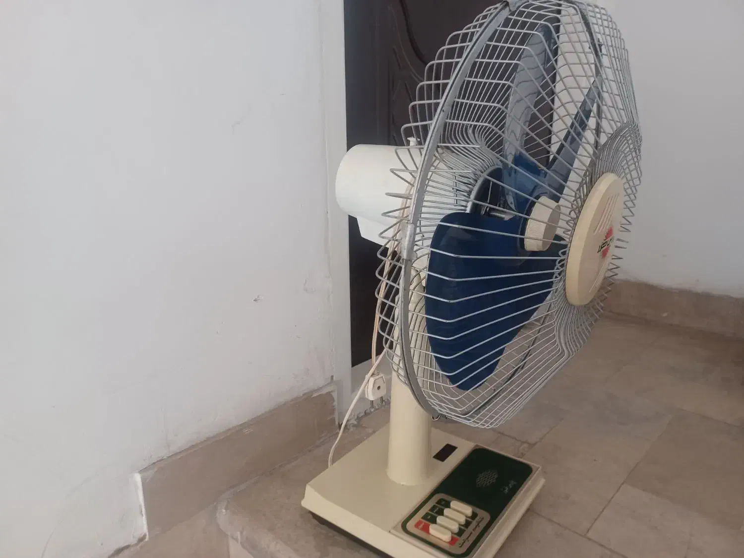 پنکه پارس خزر|پنکه و تصفیهکنندهٔ هوا|تهران, جیحون|دیوار