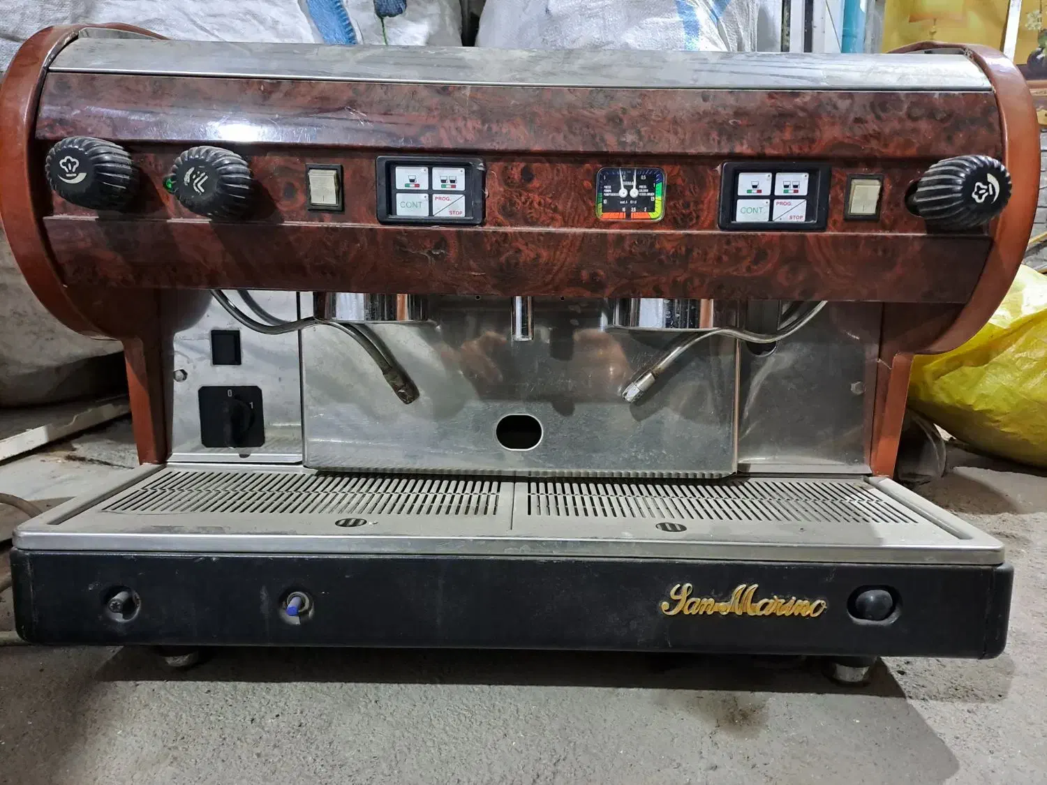 قهوه ساز قهوه جوش|سماور، چای‌ساز، قهوه‌ساز|قم, نیروگاه|دیوار