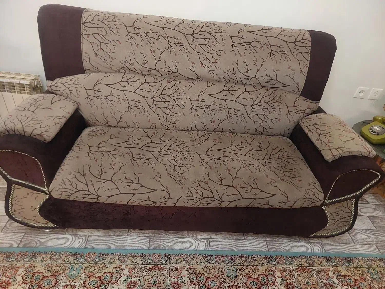 دو عدد تک نفره، یک دوم نفره ، یک سه نفره|مبلمان خانگی و میز عسلی|ساری, |دیوار