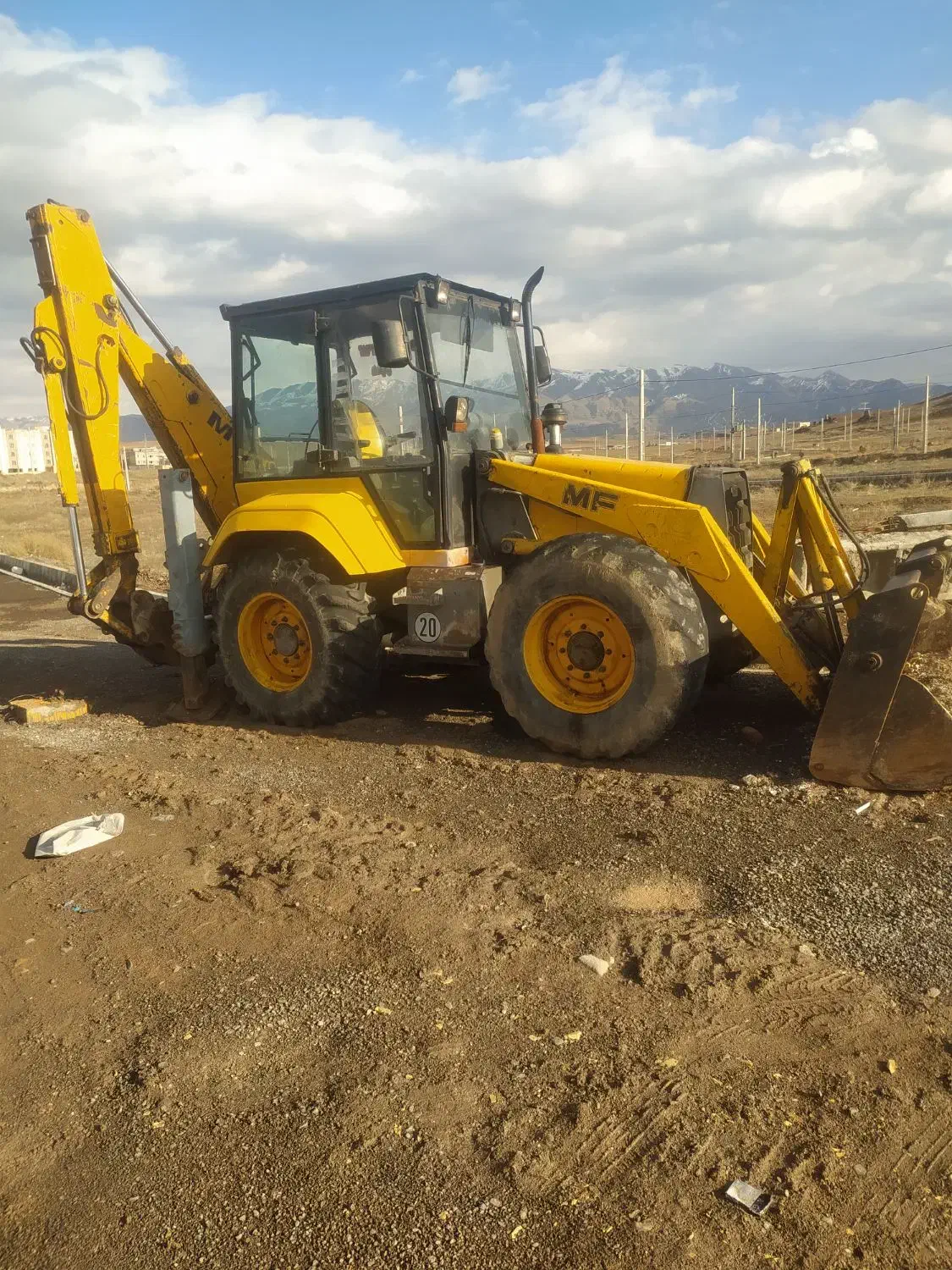 بیل‌بکهو‌|خودرو سنگین|میانه, |دیوار