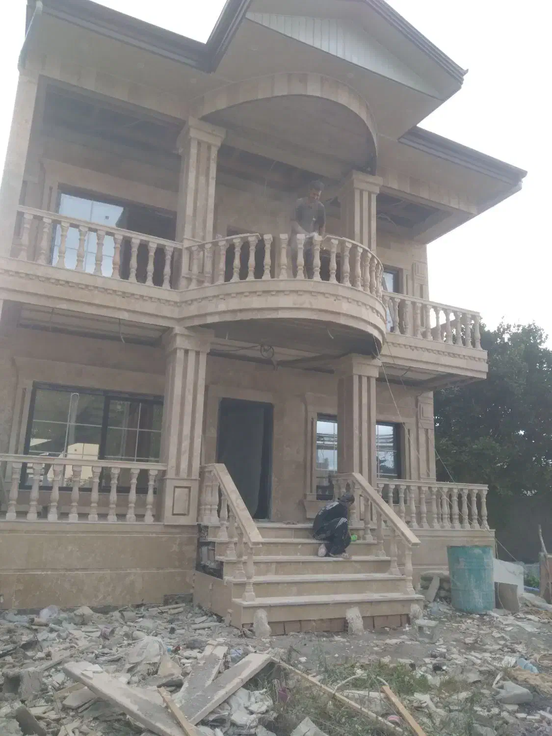 نیازمند کارگر برای سنگ  و دست وارد|استخدام معماری، عمران و ساختمانی|رشت, نخودچر|دیوار