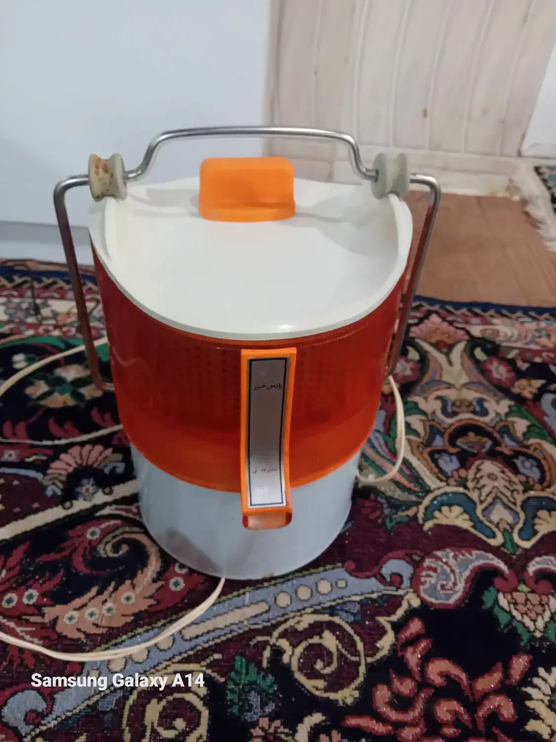 آبمیوه گیری عتیقه سالم به شرط  پول لازم|آبمیوه‌گیر و آب‌مرکبات‌گیر|بندر ترکمن, |دیوار