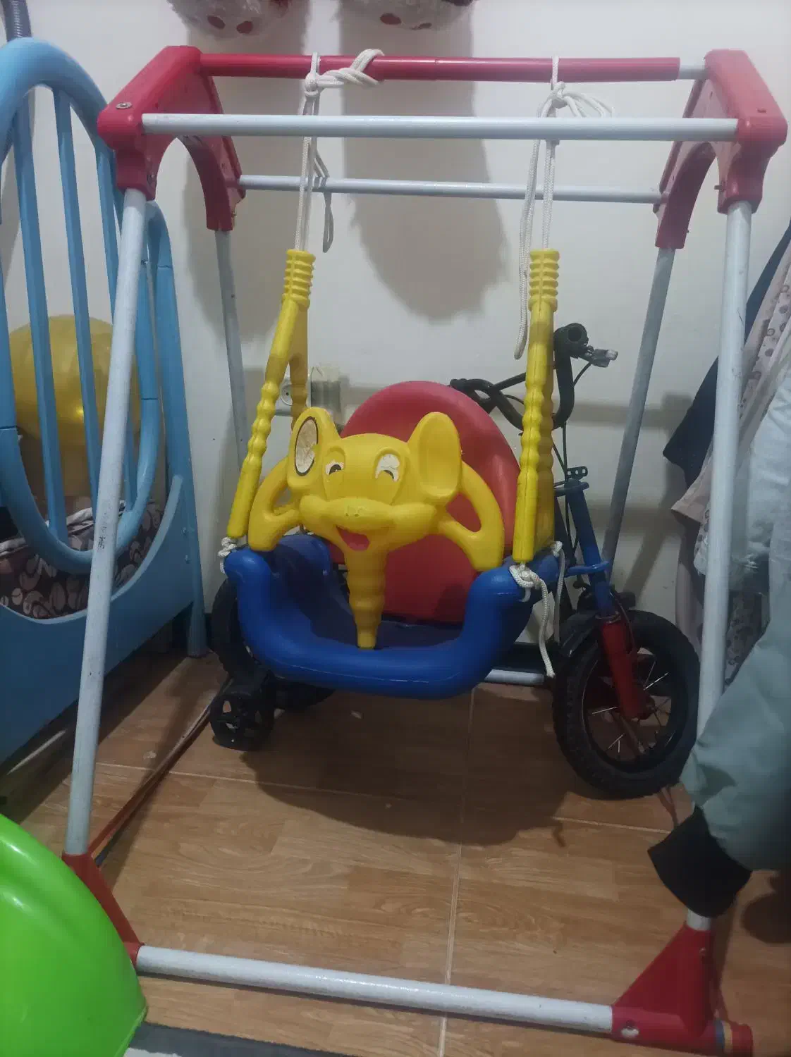 تخت و سرسره و تاب|اسباب و اثاث بچه|نسیمشهر, |دیوار