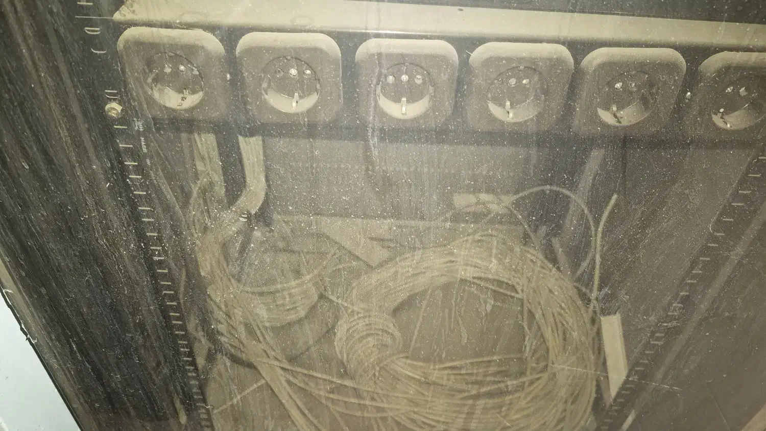 رک ایستاده|مودم و تجهیزات شبکه|شیراز, عفیفآباد|دیوار