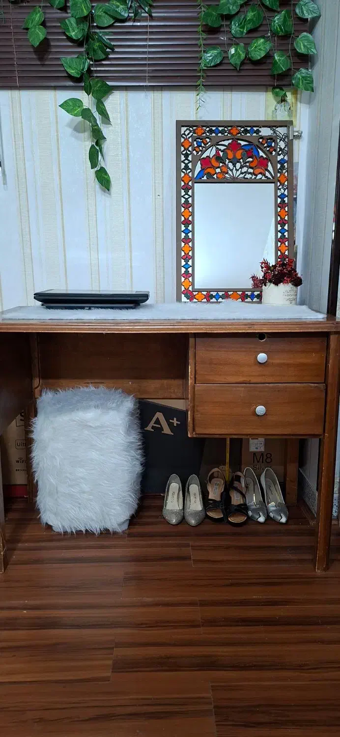 میز مطالعه (میز تحریر) چوب|میز تحریر و کامپیوتر|شاهین‌شهر, نظامی|دیوار