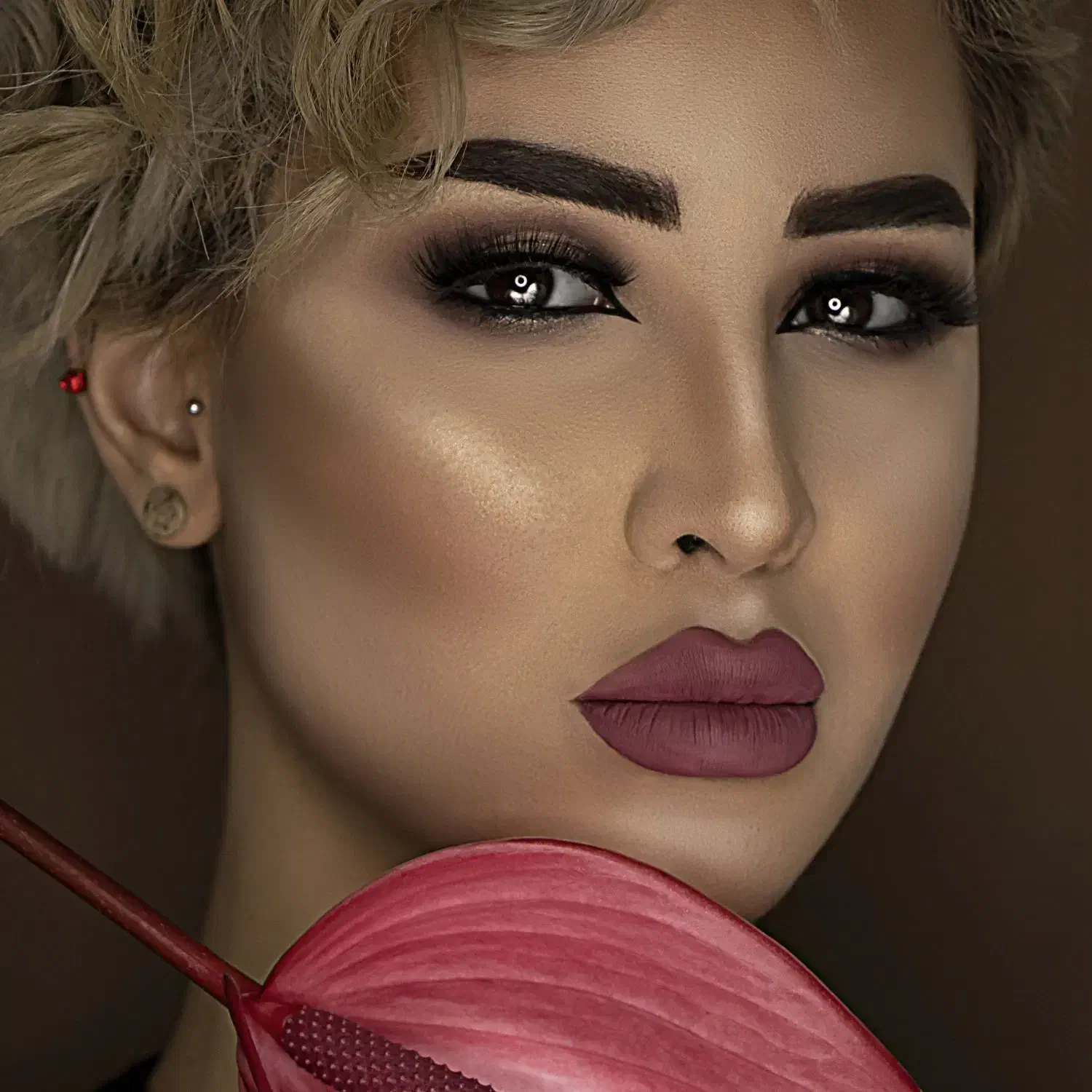 تخفیف عیدانه میکاپ|خدمات آرایشگری و زیبایی|بروجرد, |دیوار