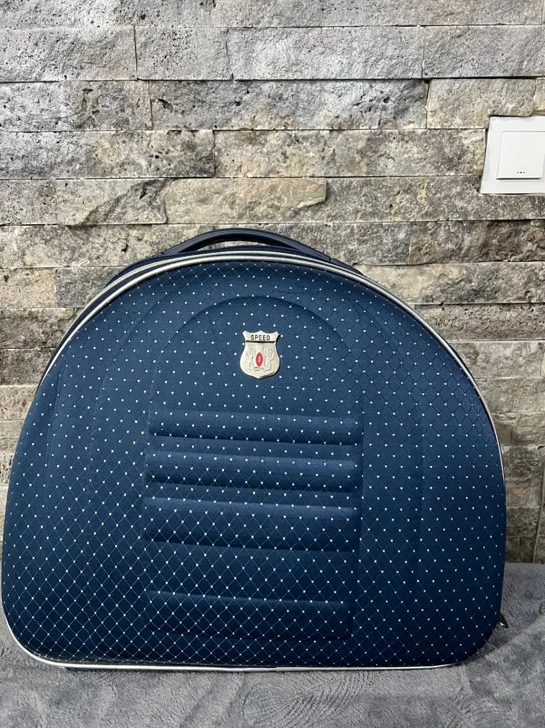 چمدان دستی|کیف، کفش، کمربند|بوشهر, |دیوار