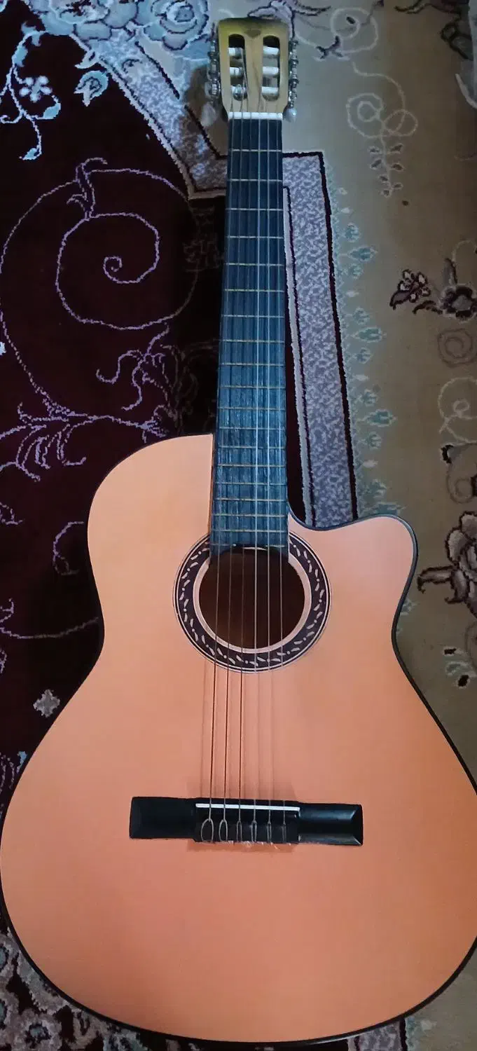 گیتارایرانی سالم درحدنو|گیتار، بیس، امپلیفایر|حاجی آباد, |دیوار