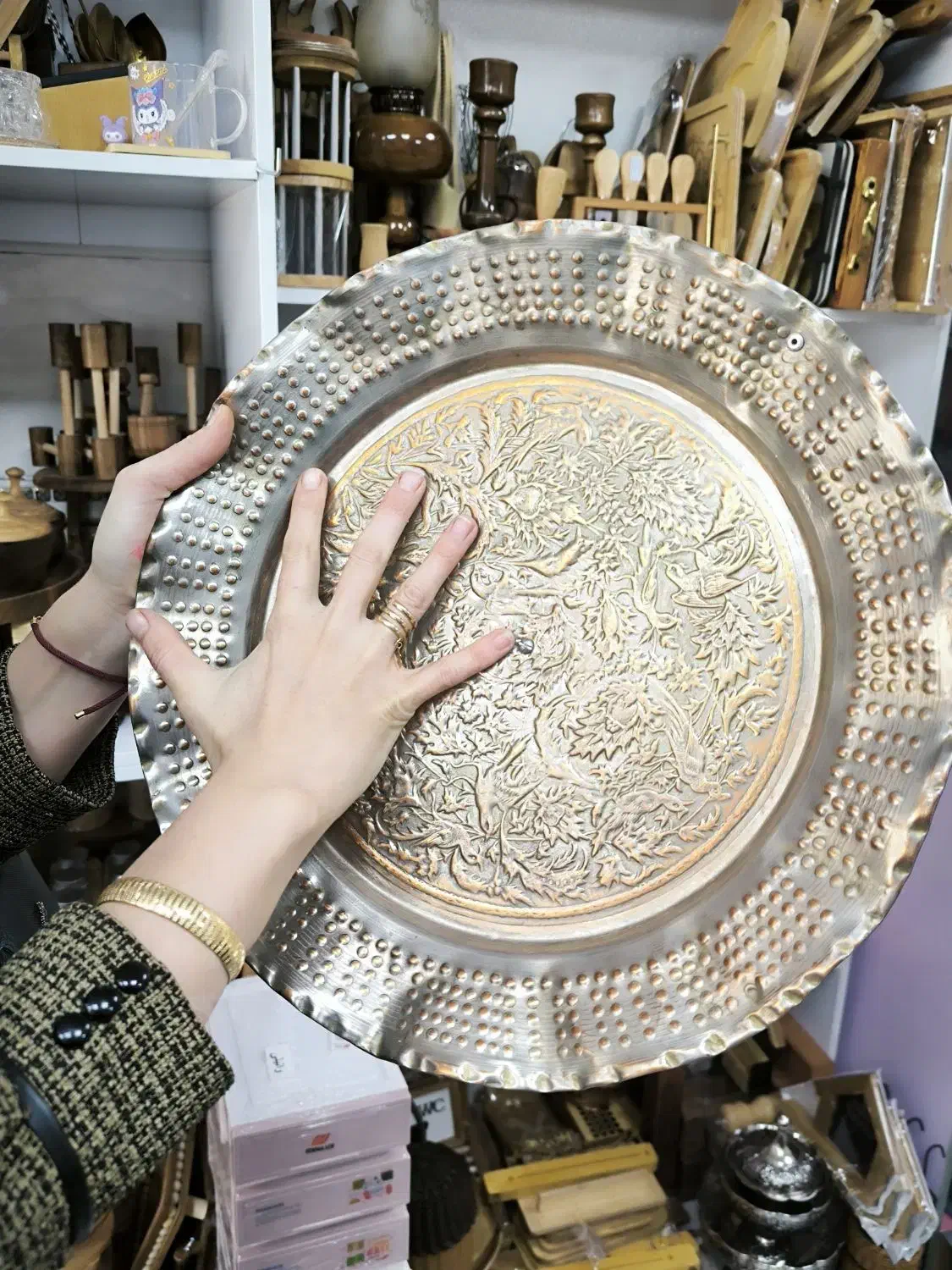 ظرف مسی قدیمی و انتیک|کلکسیون اشیاء عتیقه|فرمهین, |دیوار