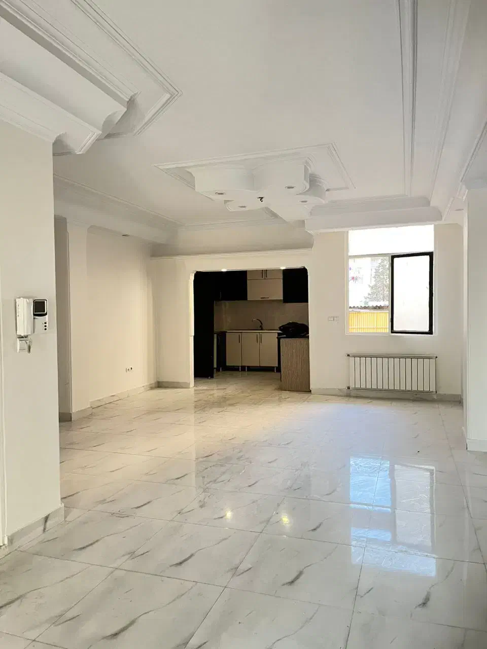 ۶۳متر/۷ساله نما تراورتن/محله بسیار ارام /سالن مربع