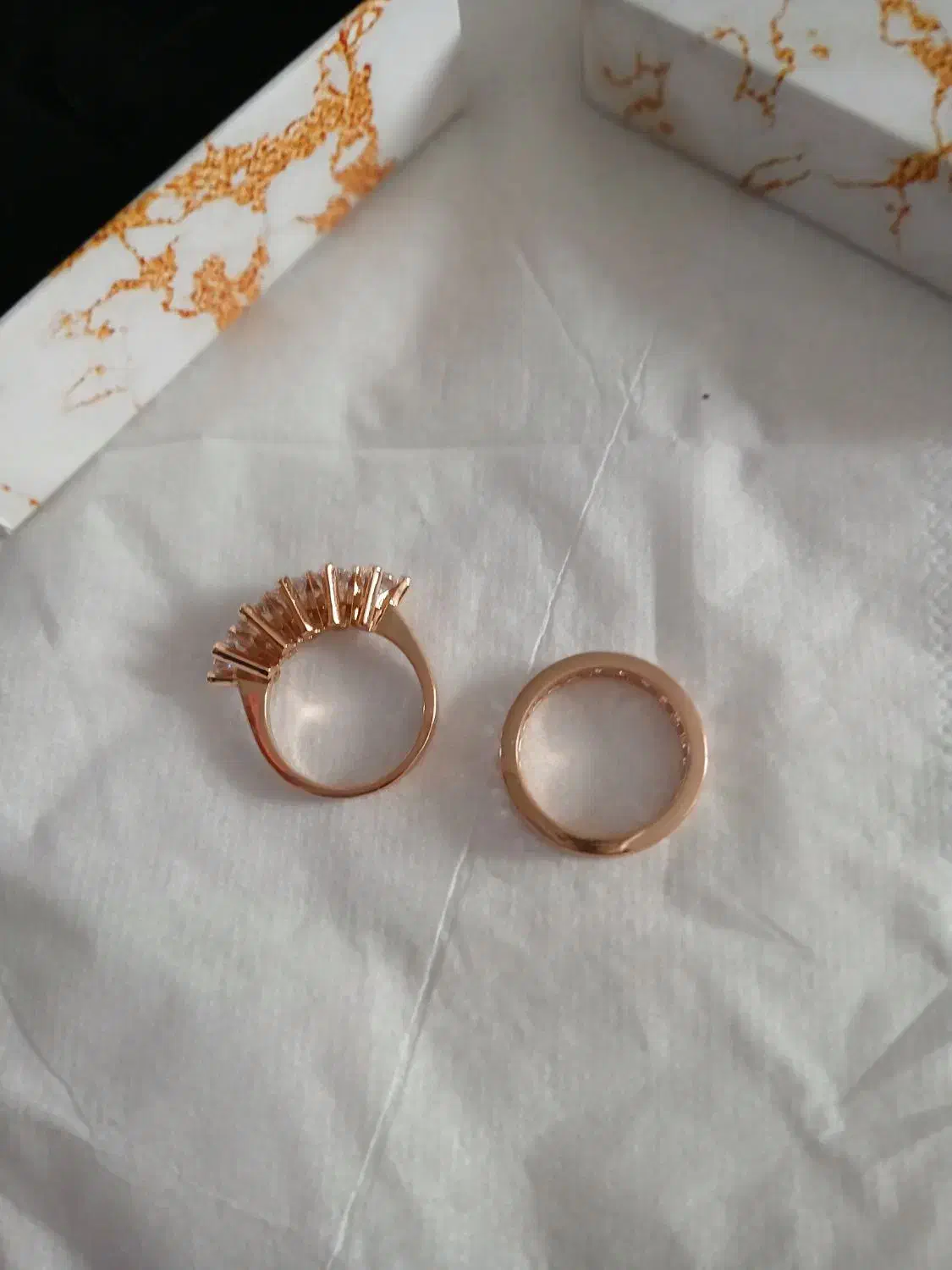 حلقه و پشت حلقه|بدلیجات|رشت, شالکو|دیوار