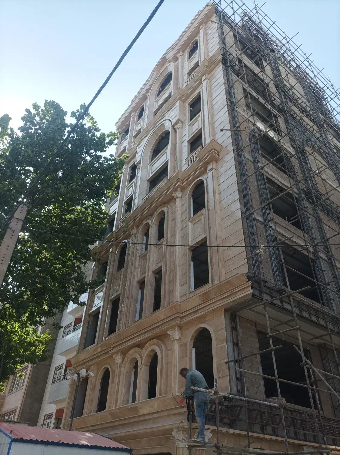 ب دو کارگر دائم برای سنگ کاری نیاز مندیم|استخدام معماری، عمران و ساختمانی|اردبیل, |دیوار