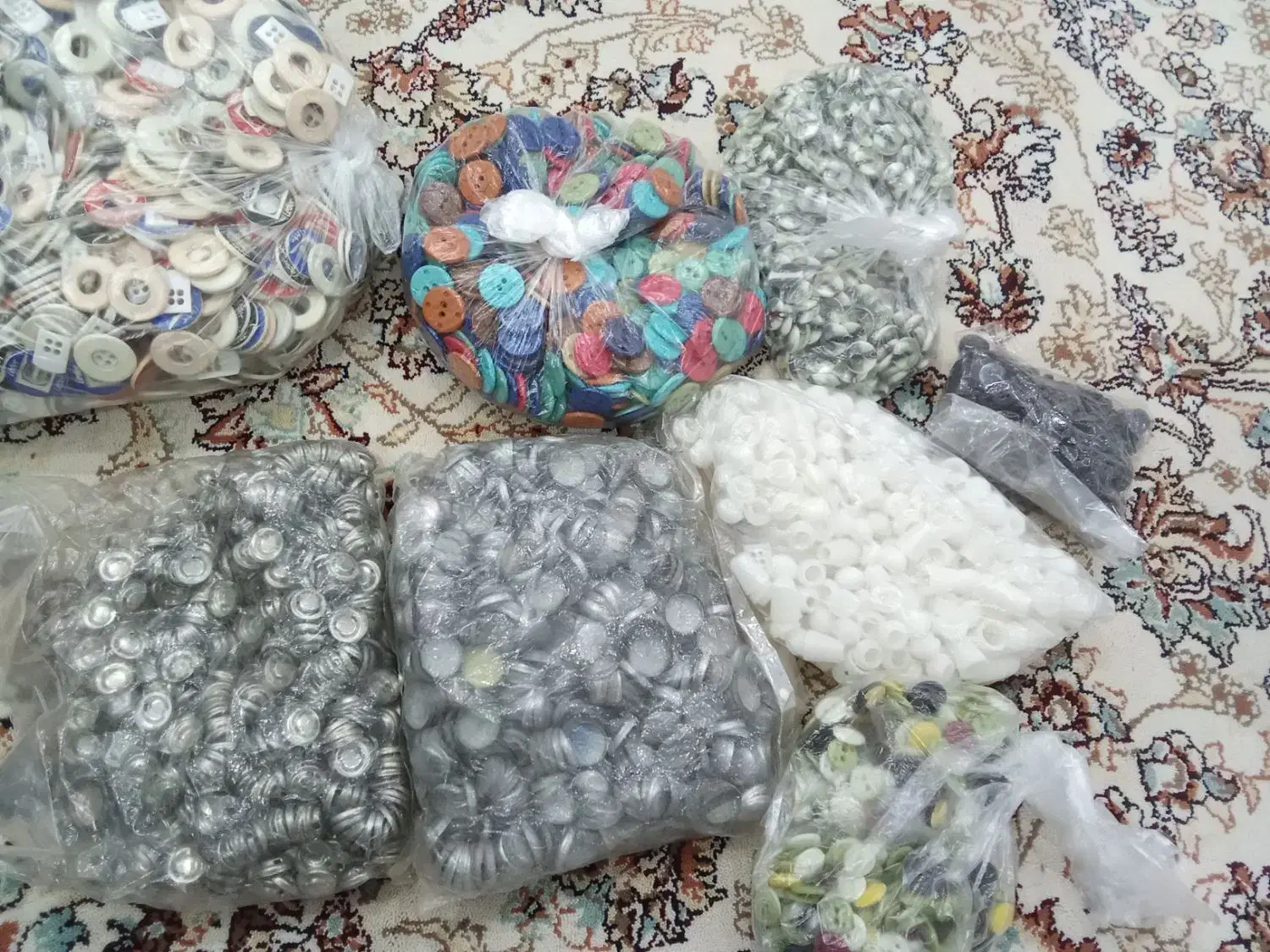 دکمه و سر زیپ|لوازم خیاطی و بافتنی|تهران, مشیریه|دیوار