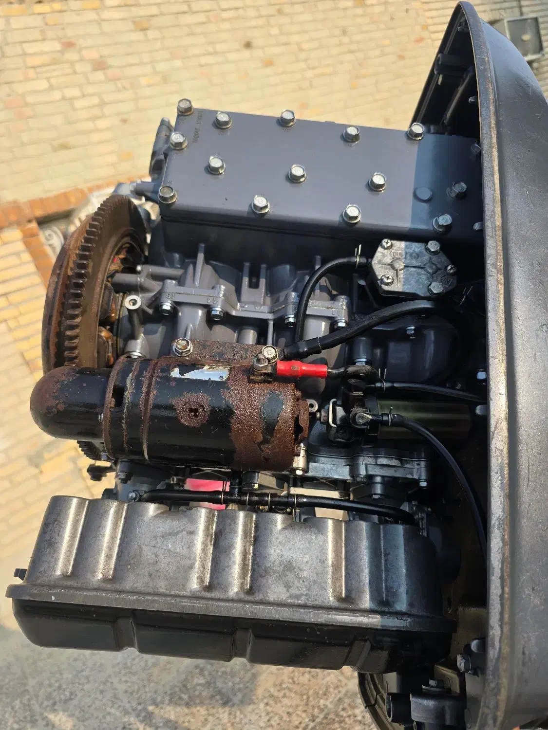 موتور قایق ۸۵در حد|قایق و سایر وسایل نقلیه|سیریک, |دیوار