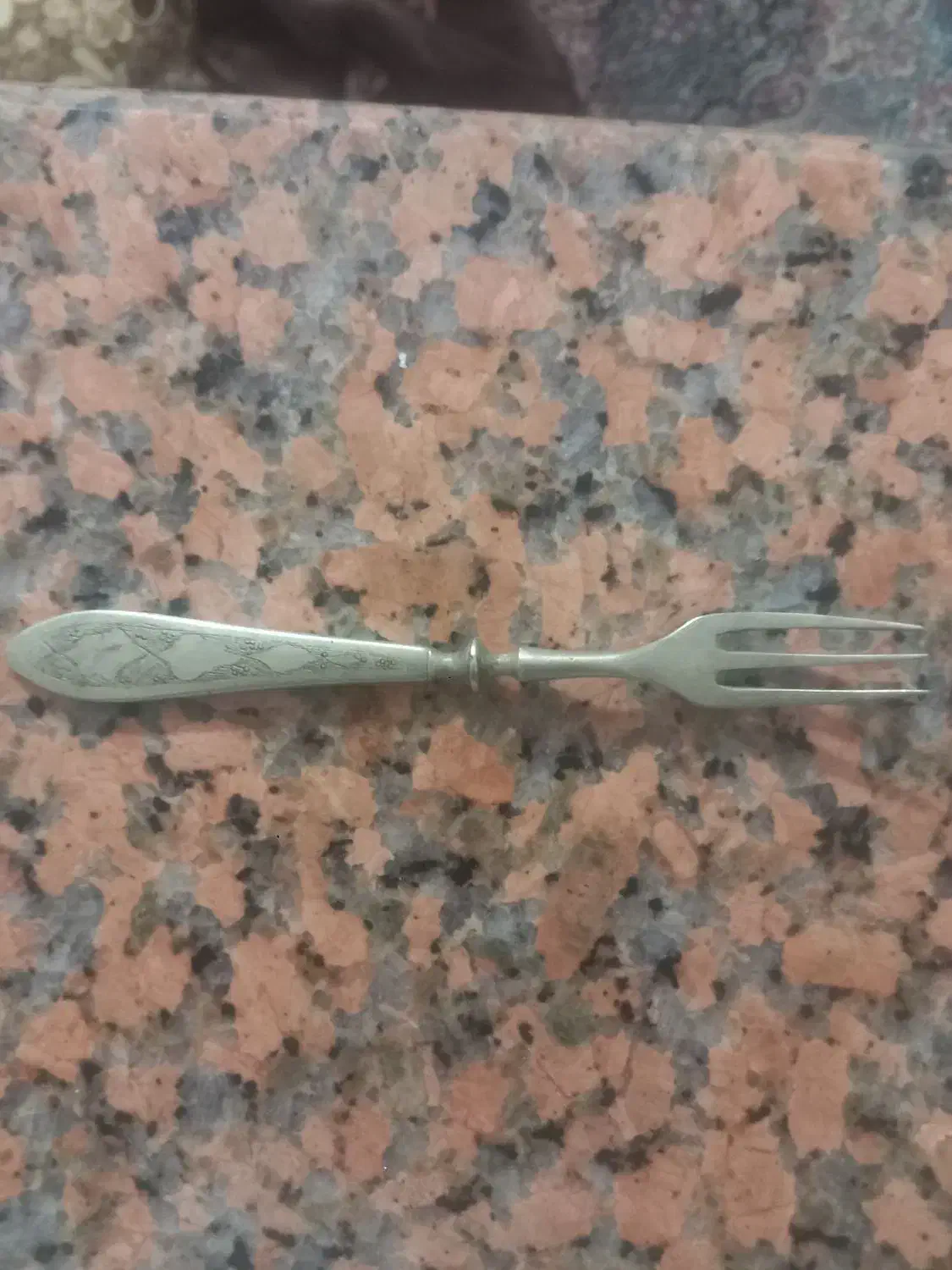 چنگال خیلی قدیمی عتیقه|کلکسیون اشیاء عتیقه|کرمان, |دیوار