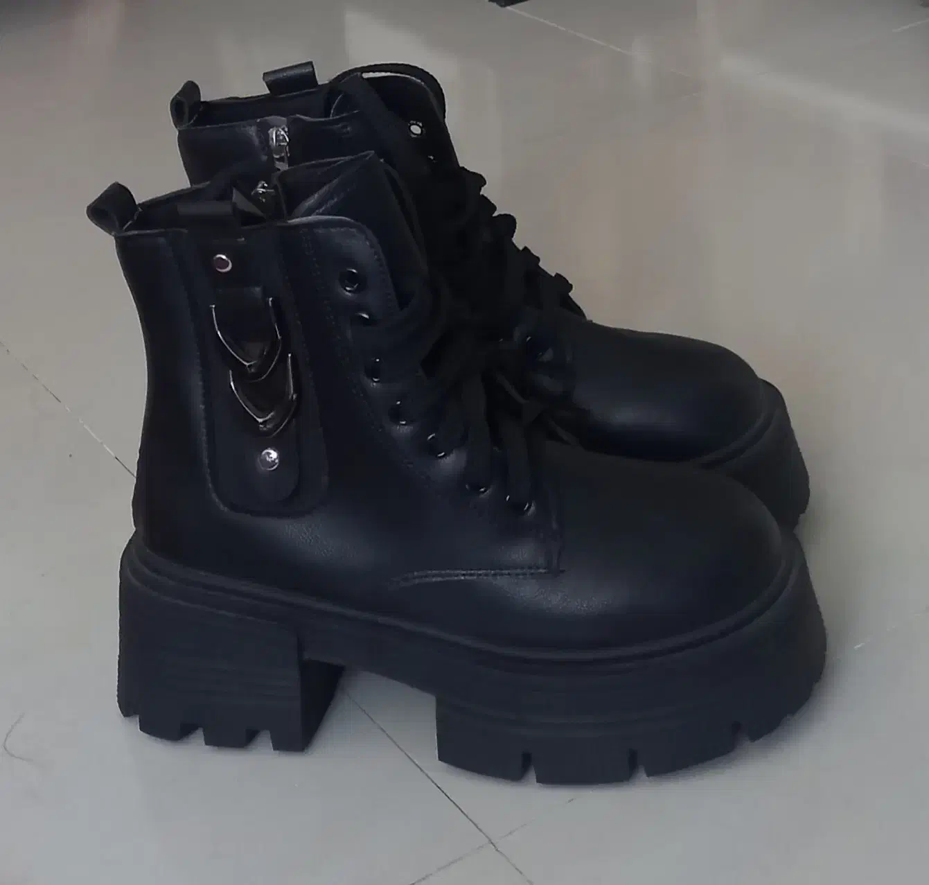 نیم بوت نو|کیف، کفش، کمربند|قشم, |دیوار