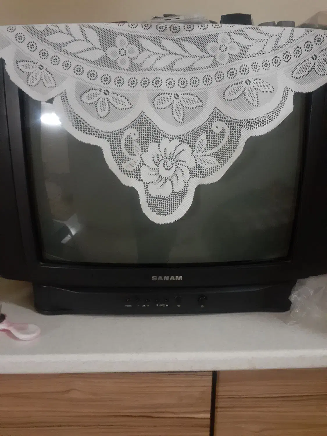 سماور  و تلویزیون ۲۱ اینچ و فرش دستباف و بوفه|تلویزیون و پروژکتور|تهران, تهرانپارس شرقی|دیوار