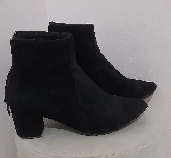 بوت سوئیت|کیف، کفش، کمربند|رشت, یخسازی|دیوار