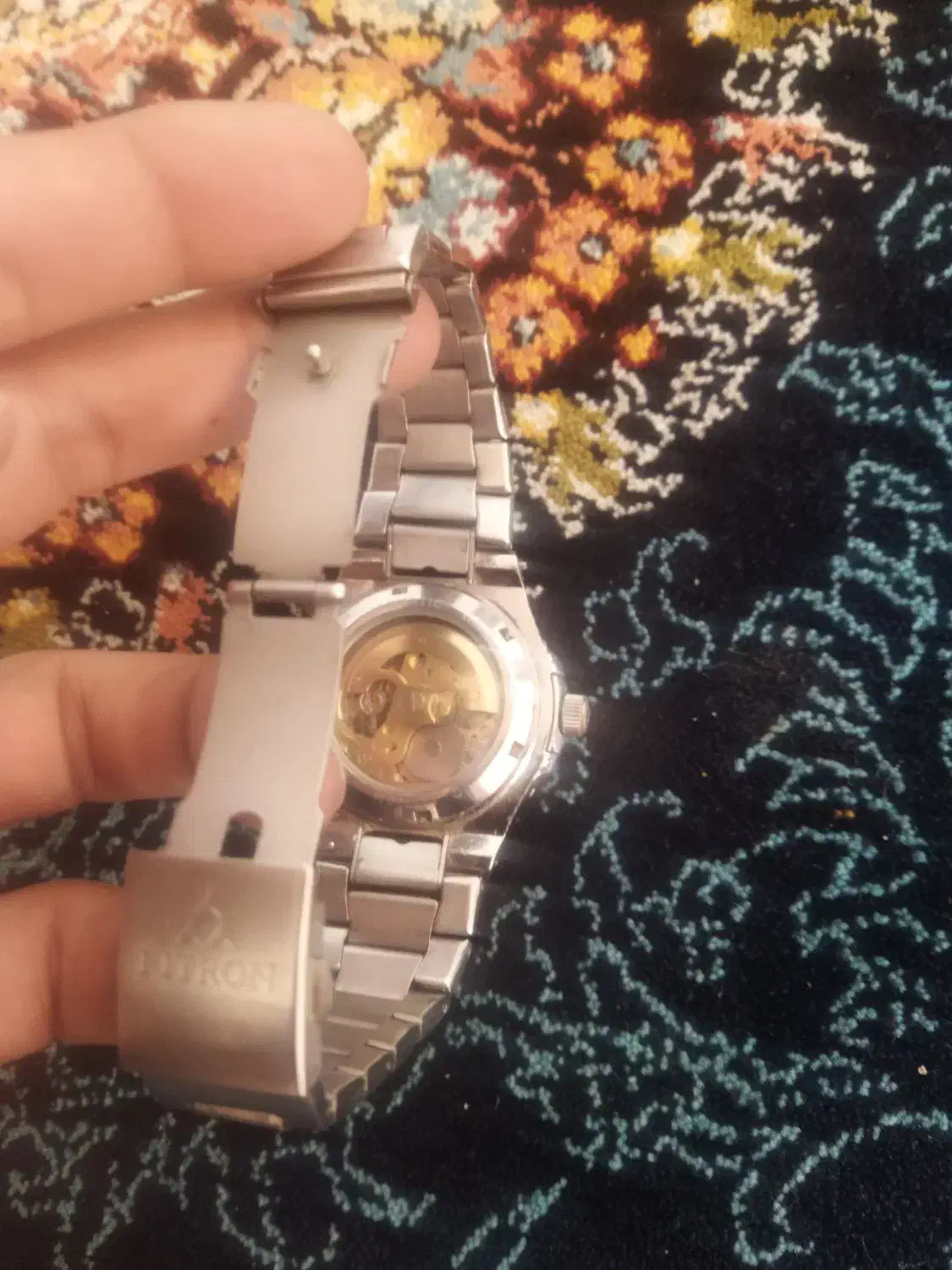 ساعت مچی|ساعت|شیراز, کوشک میدان|دیوار