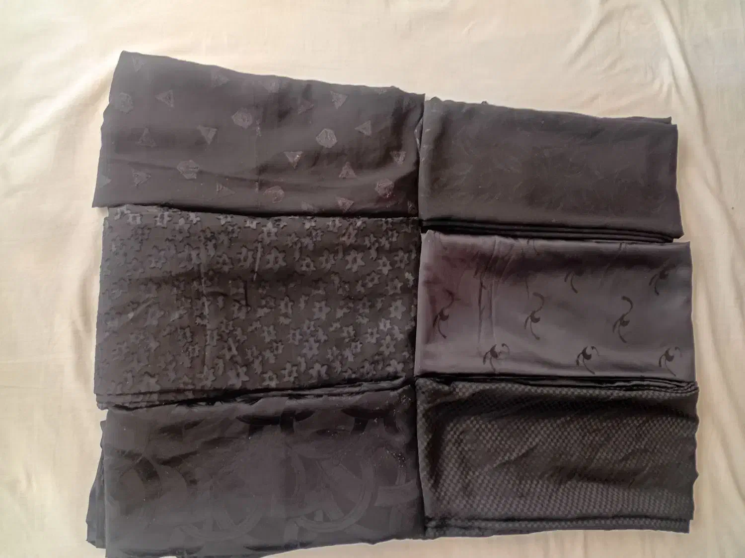 چادر مشکی|لباس|اصفهان, محله سفلی|دیوار