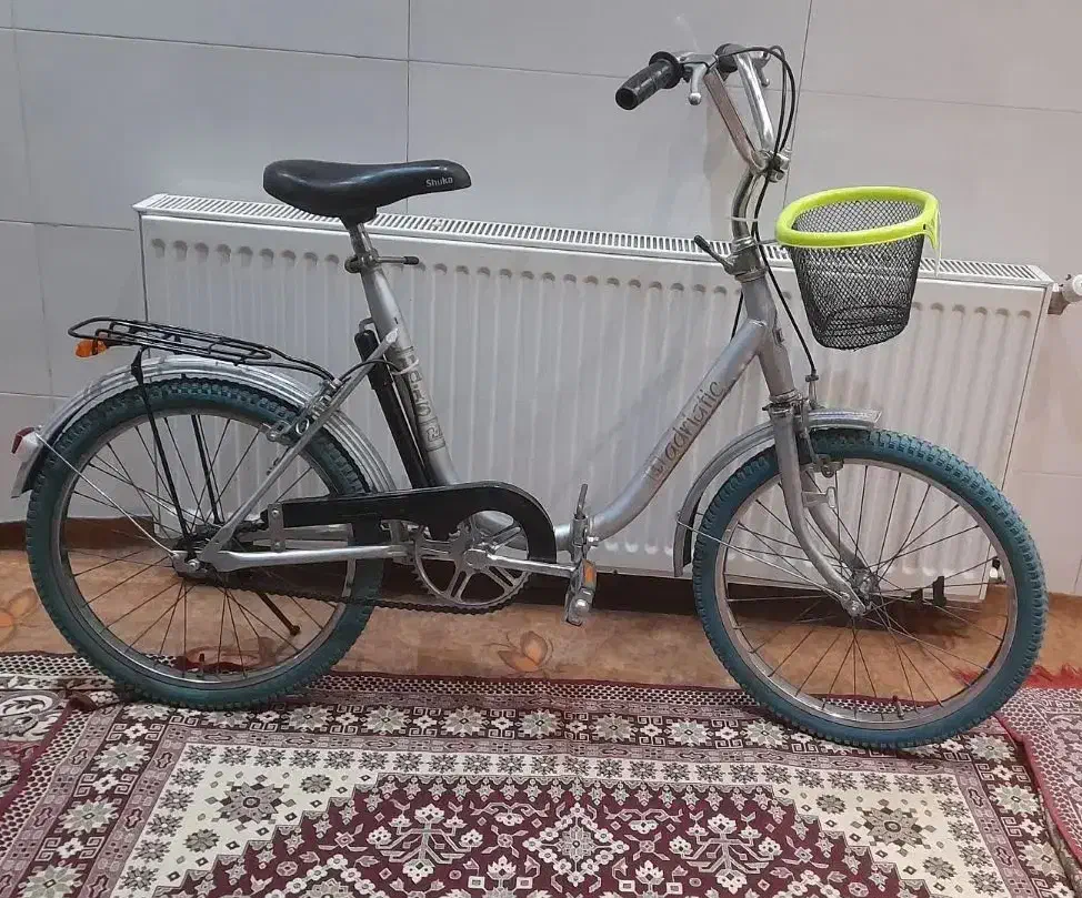 دوچرخه ۲۰ یا ۲۲ تاشو ژاپنی کلکسیونی همراه با تلمبه|دوچرخه، اسکیت، اسکوتر|اصفهان, خوراسگان|دیوار