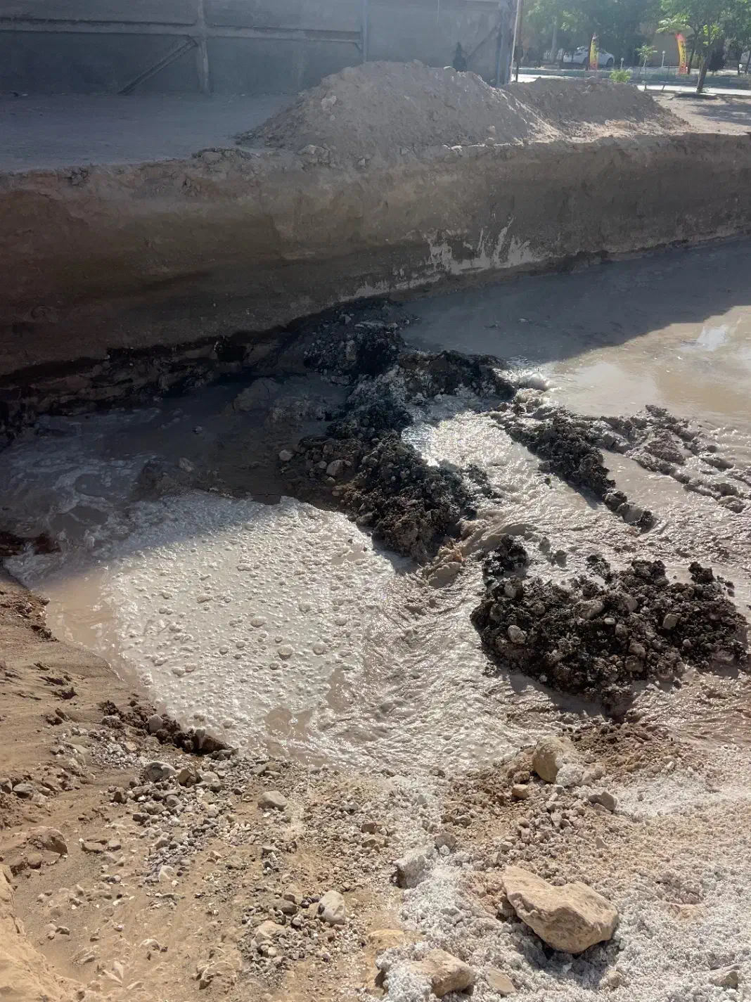 اجرای شفته،خاکبرداری،تانکر آب،آهک|مصالح و تجهیزات ساختمان|سیرجان, |دیوار