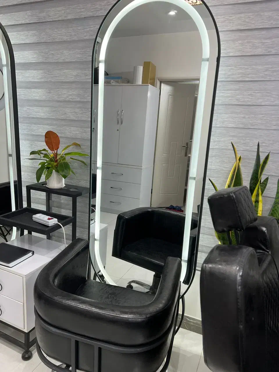 آینه قدی صندلی کوپ میز میکاپ|آرایشگاه و سالنهای زیبایی|تهران, شهرک ولیعصر شمالی|دیوار