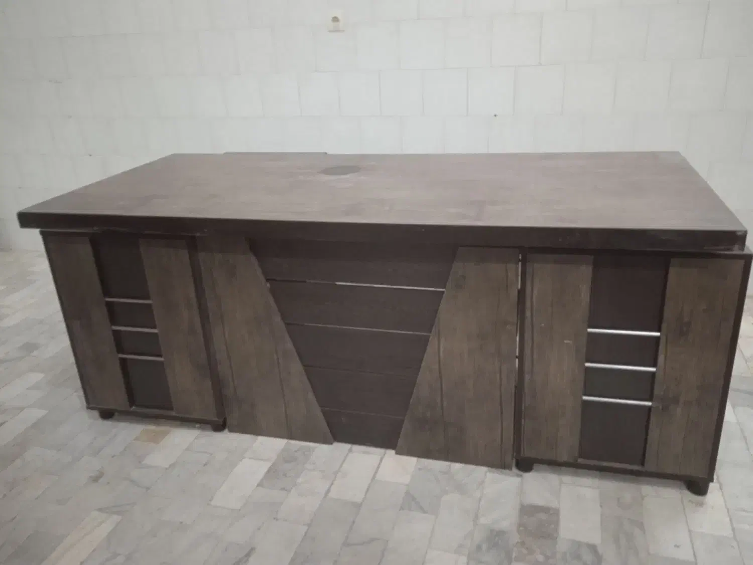 میز مدیریتی بزرگ و صندلی مدیریتی قیمت مناسب|دفتر کار|یزد, |دیوار