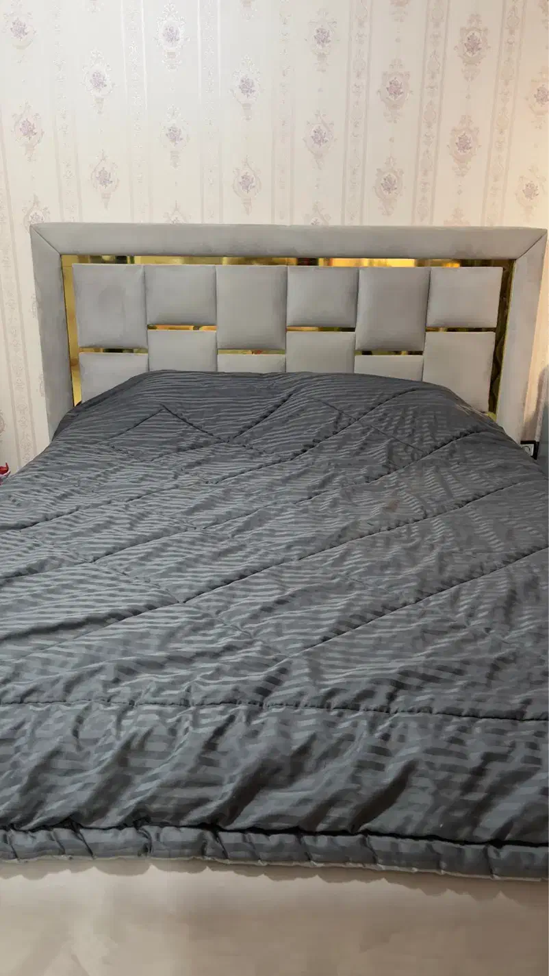 تخت دونفره و بسیار شیک|تخت و سرویس خواب|تهران, شهرک آزمایش|دیوار