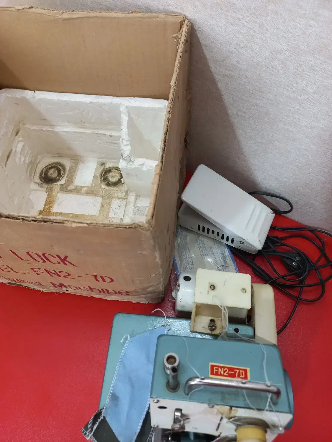 سر دوز سه نخ بیبی لوک|چرخ خیاطی و ریسندگی|اصفهان, کوی نرگس|دیوار